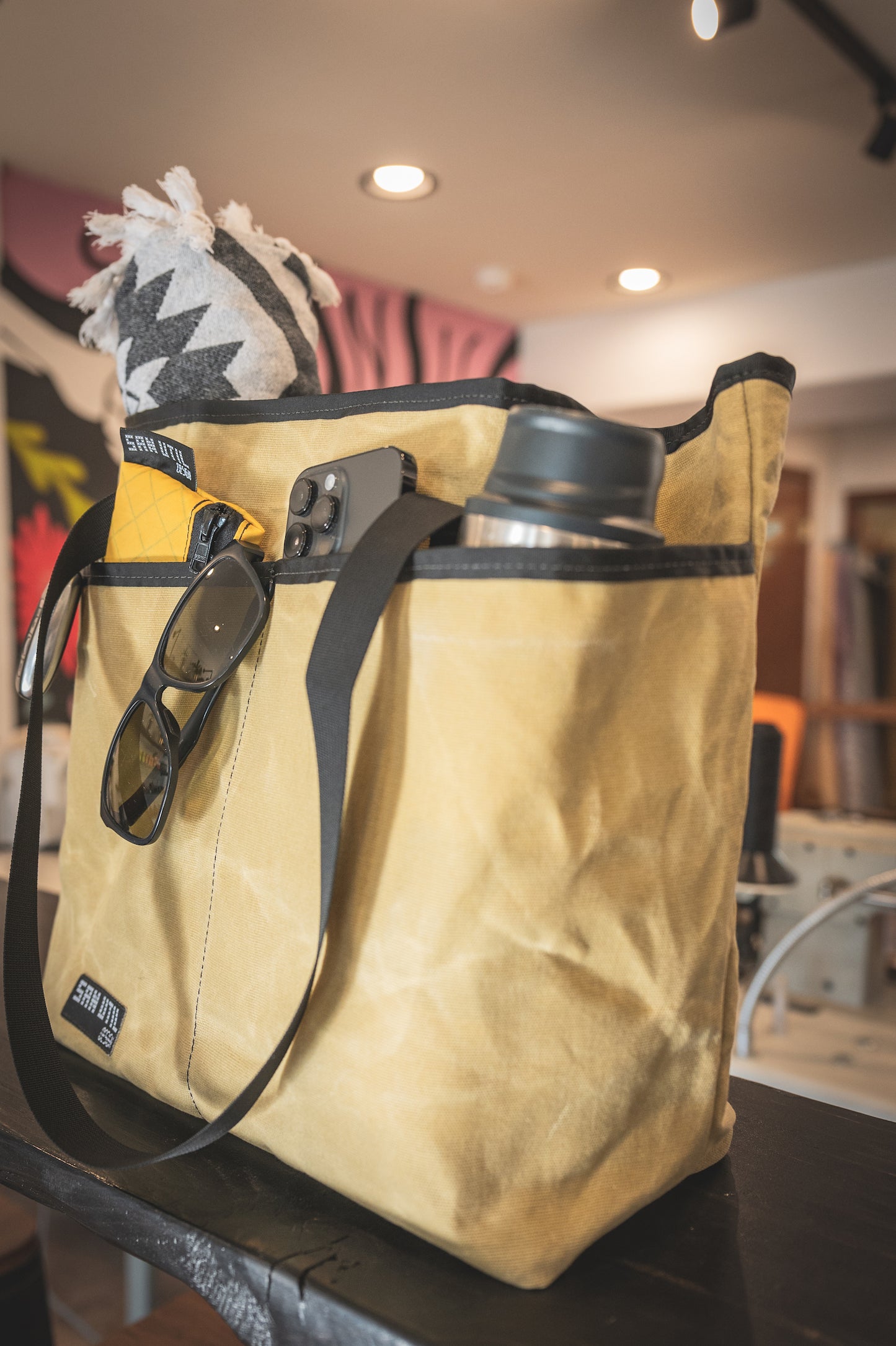 Fancy Mountain Tote 20L - Stocked